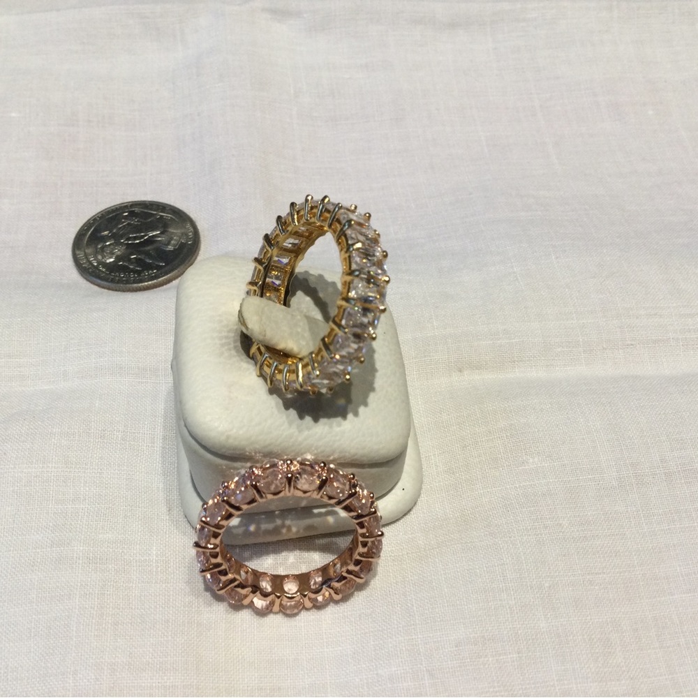 Lot of 2 NWOT fashion rings (C598)